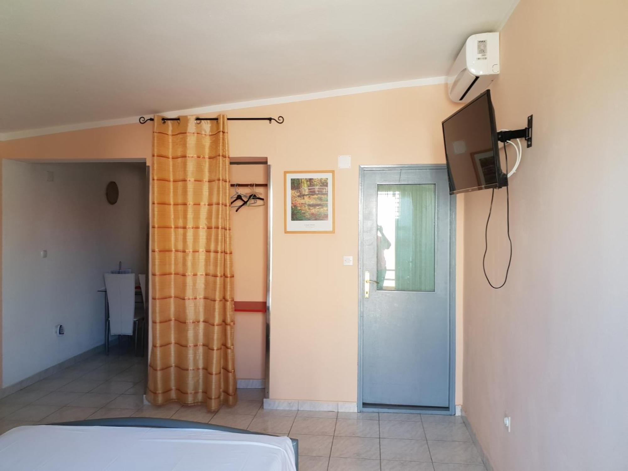 Apartments By The Sea Nin, Zadar - 15513 חדר תמונה