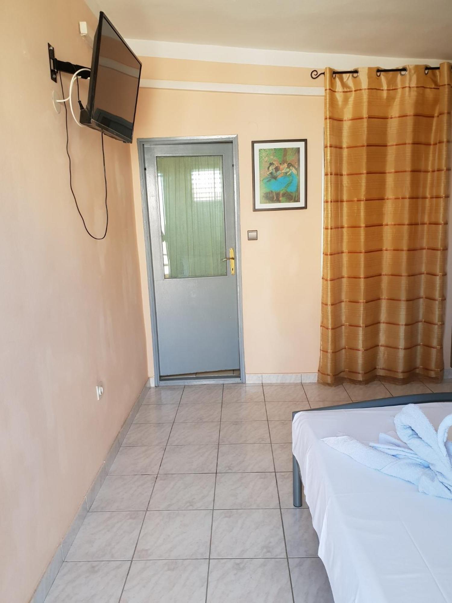Apartments By The Sea Nin, Zadar - 15513 חדר תמונה